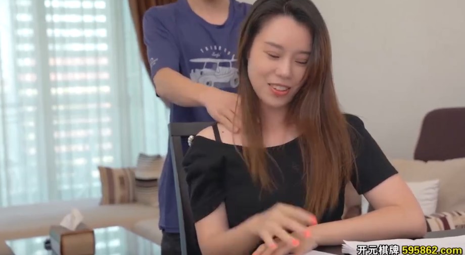 Vừa dạy kèm vừa chịch con em gái nhà dì