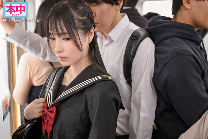 Đụ cô bạn hoa khôi cùng lớp trên chuyến tàu đến trường Jun Kasui